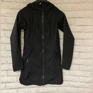 Lululemon Jacket with hood waterproof Black 2